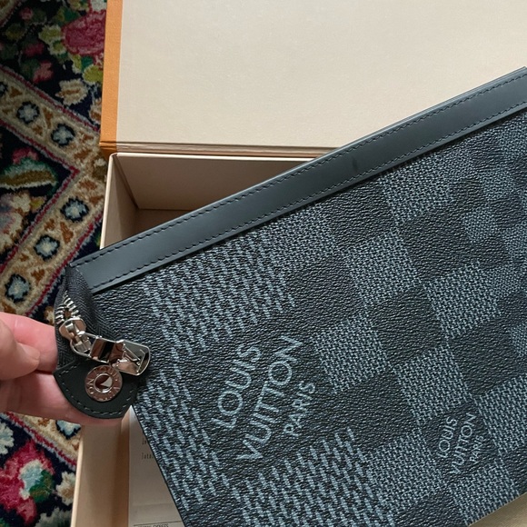 Brand new limited edition ,100% authentic LV - Picture 5 of 6